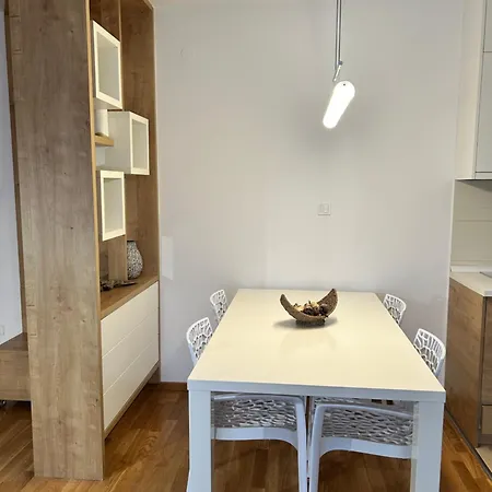 Center Apartment *